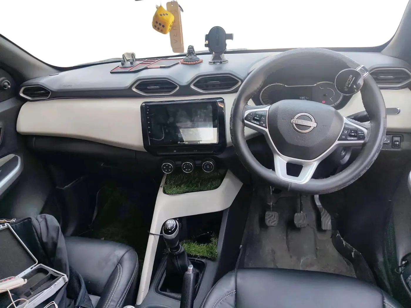 2021 Nissan MAGNITE XE, CNG, Manual, 35,000 km, interior