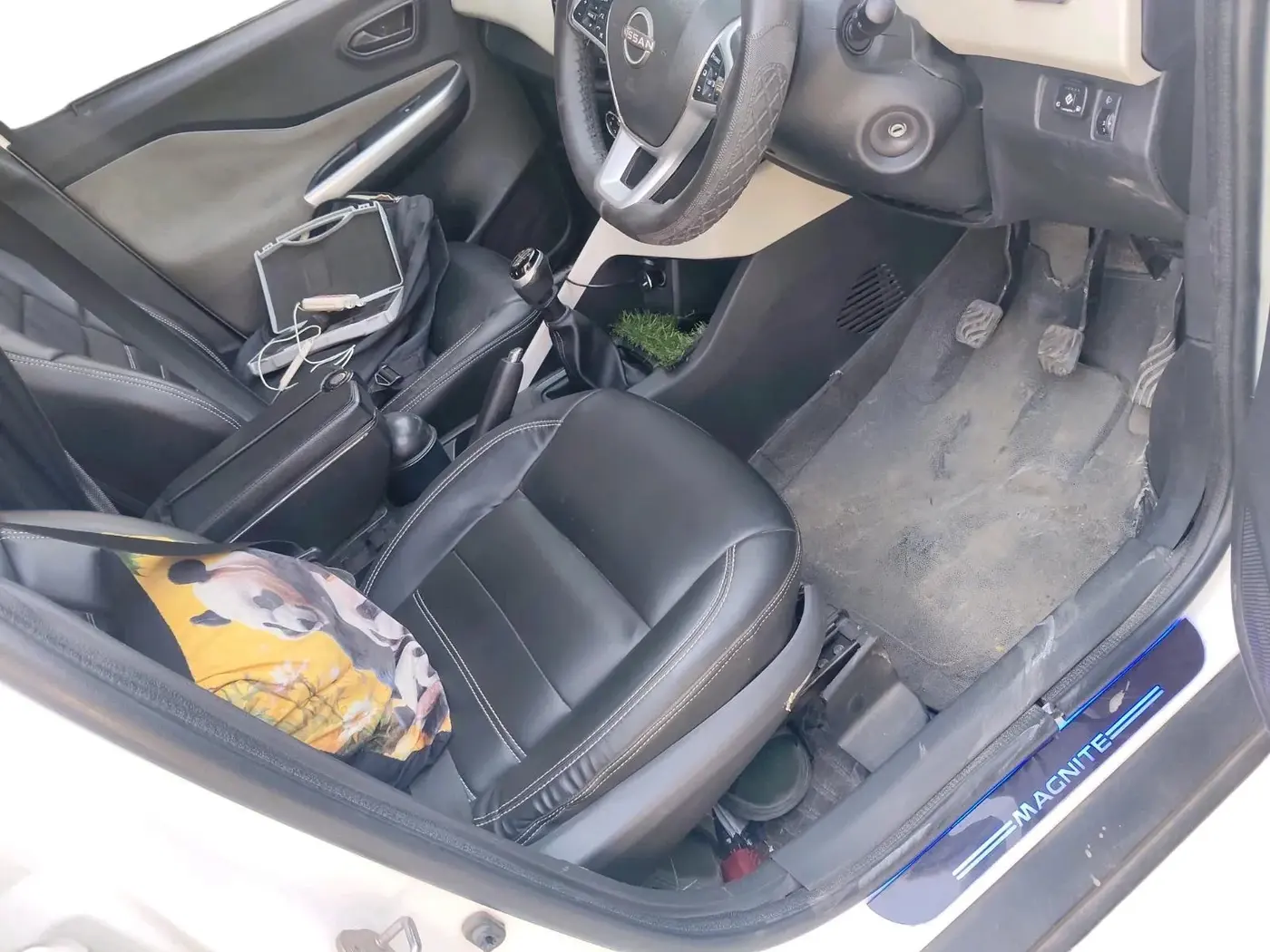 2021 Nissan MAGNITE XE, CNG, Manual, 35,000 km, interior