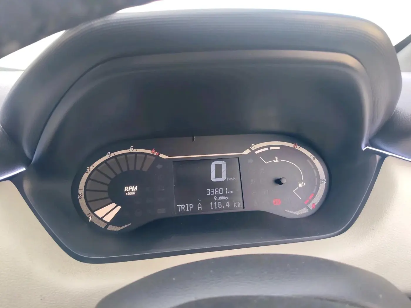 2021 Nissan MAGNITE XE, CNG, Manual, 35,000 km, interior