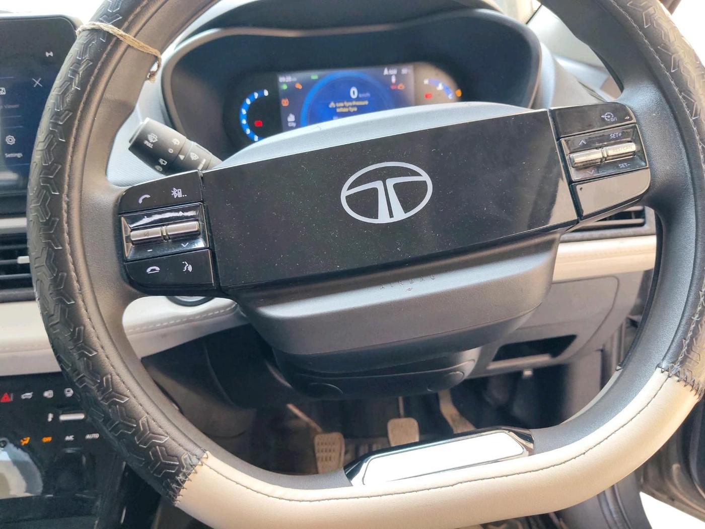 2024 Tata NEXON CREATIVE + 1.5 DIESEL, Diesel, Manual, 34,406 km, interior