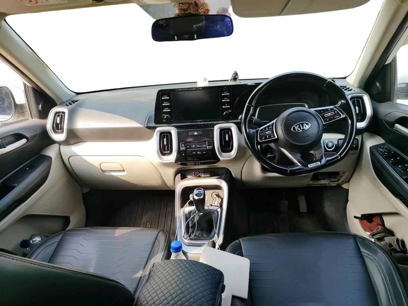 2020 KIA SONET HTX 1.0 IMT, Petrol, Manual, 1,22,000 km, interior