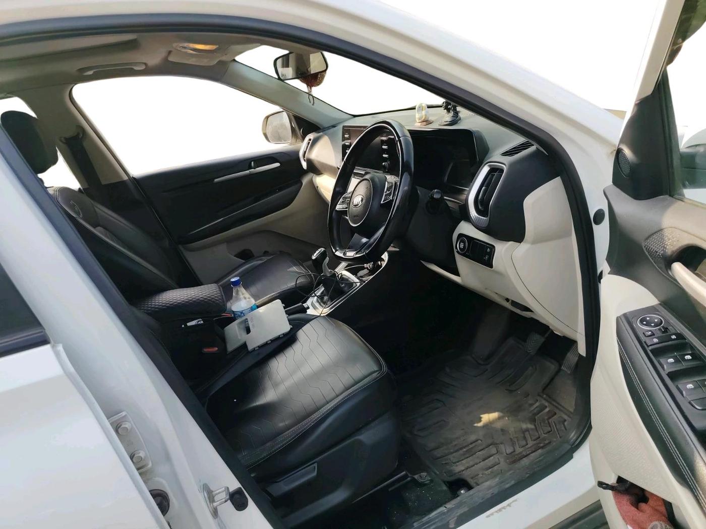 2020 KIA SONET HTX 1.0 IMT, Petrol, Manual, 1,22,000 km, interior