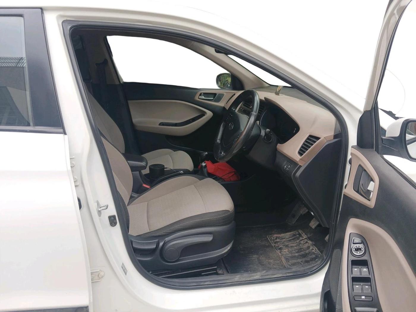 2016 Hyundai Elite i20 ASTA 1.2, Petrol, Manual, 46,919 km, interior