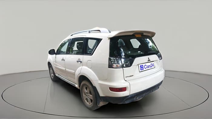 2011 Mitsubishi Outlander 2.4 MIVEC, Petrol, Automatic, 1,22,129 km, exterior