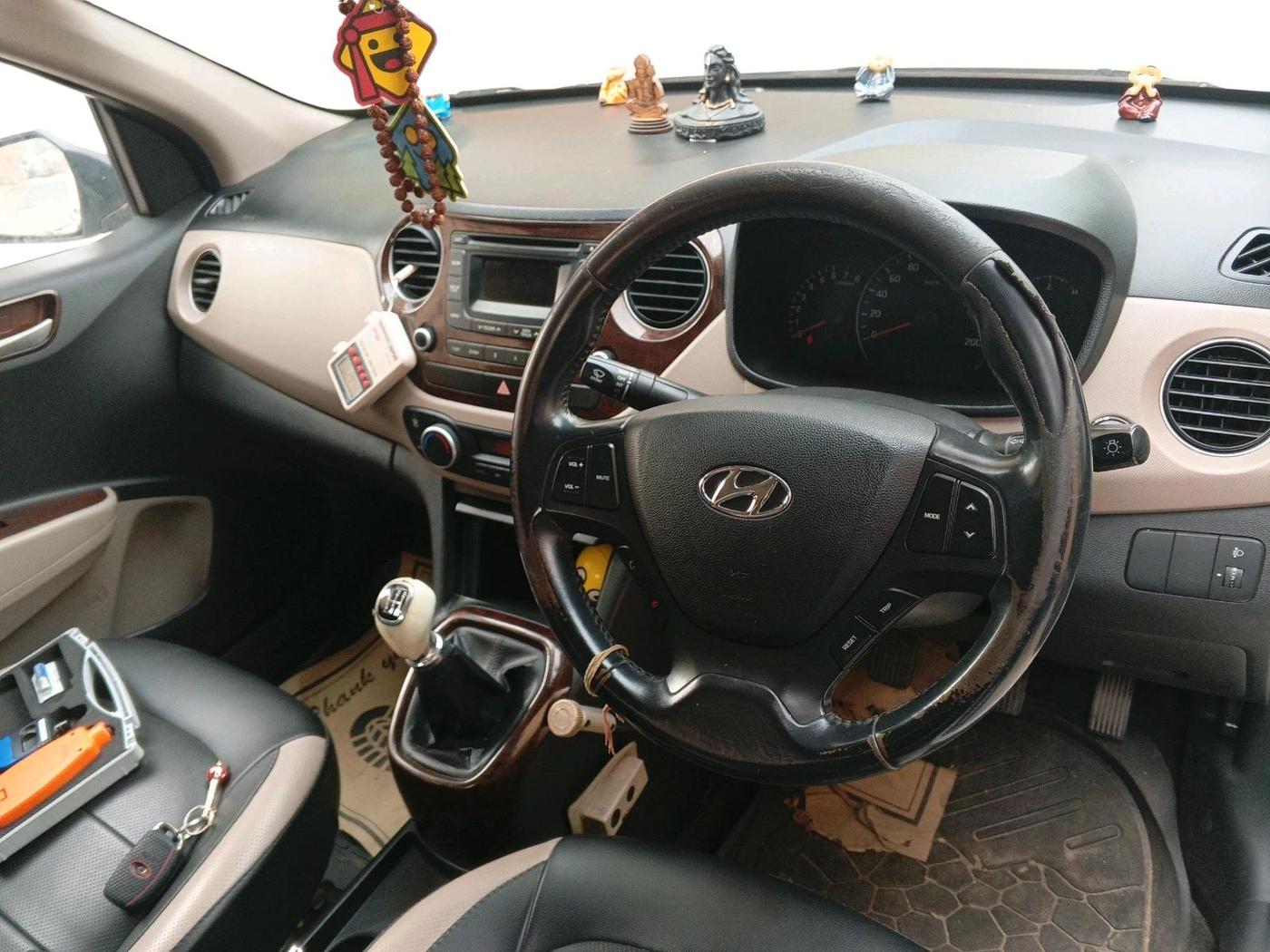 2014 Hyundai Xcent SX 1.2 (O), Petrol, Manual, 63,724 km, interior