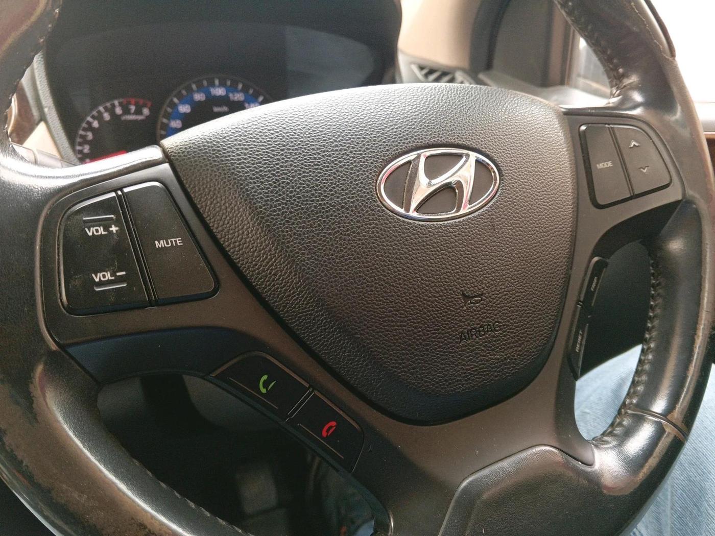 2014 Hyundai Xcent SX 1.2 (O), Petrol, Manual, 63,724 km, interior