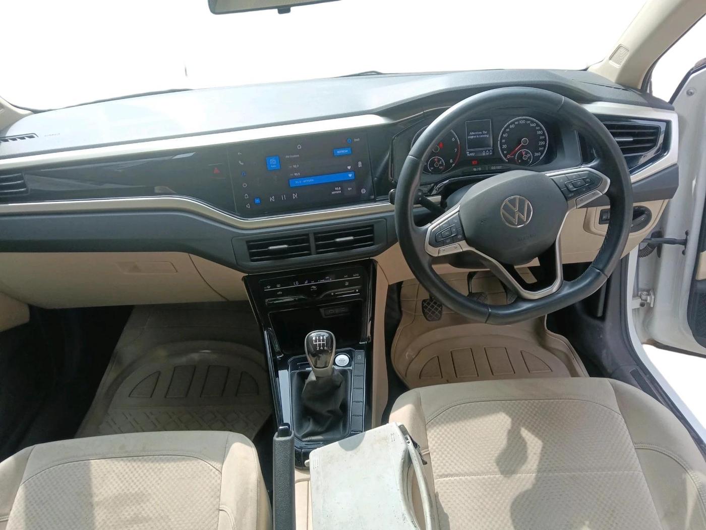 2024 Volkswagen VIRTUS HIGHLINE TSI 1.0 MT, Petrol, Manual, 16,402 km, interior