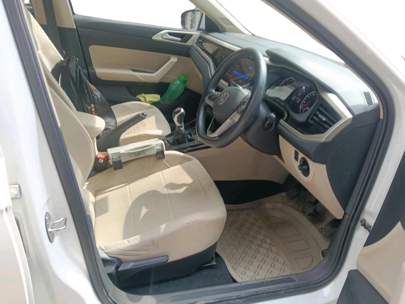 2024 Volkswagen VIRTUS HIGHLINE TSI 1.0 MT, Petrol, Manual, 16,402 km, interior