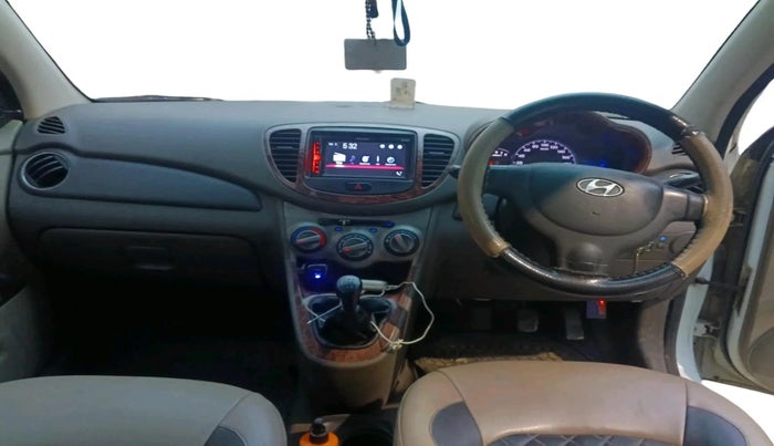2013 Hyundai i10 ERA 1.1, CNG, Manual, 1,26,300 km, interior