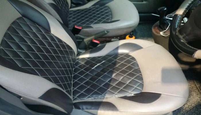 2013 Hyundai i10 ERA 1.1, CNG, Manual, 1,26,300 km, interior