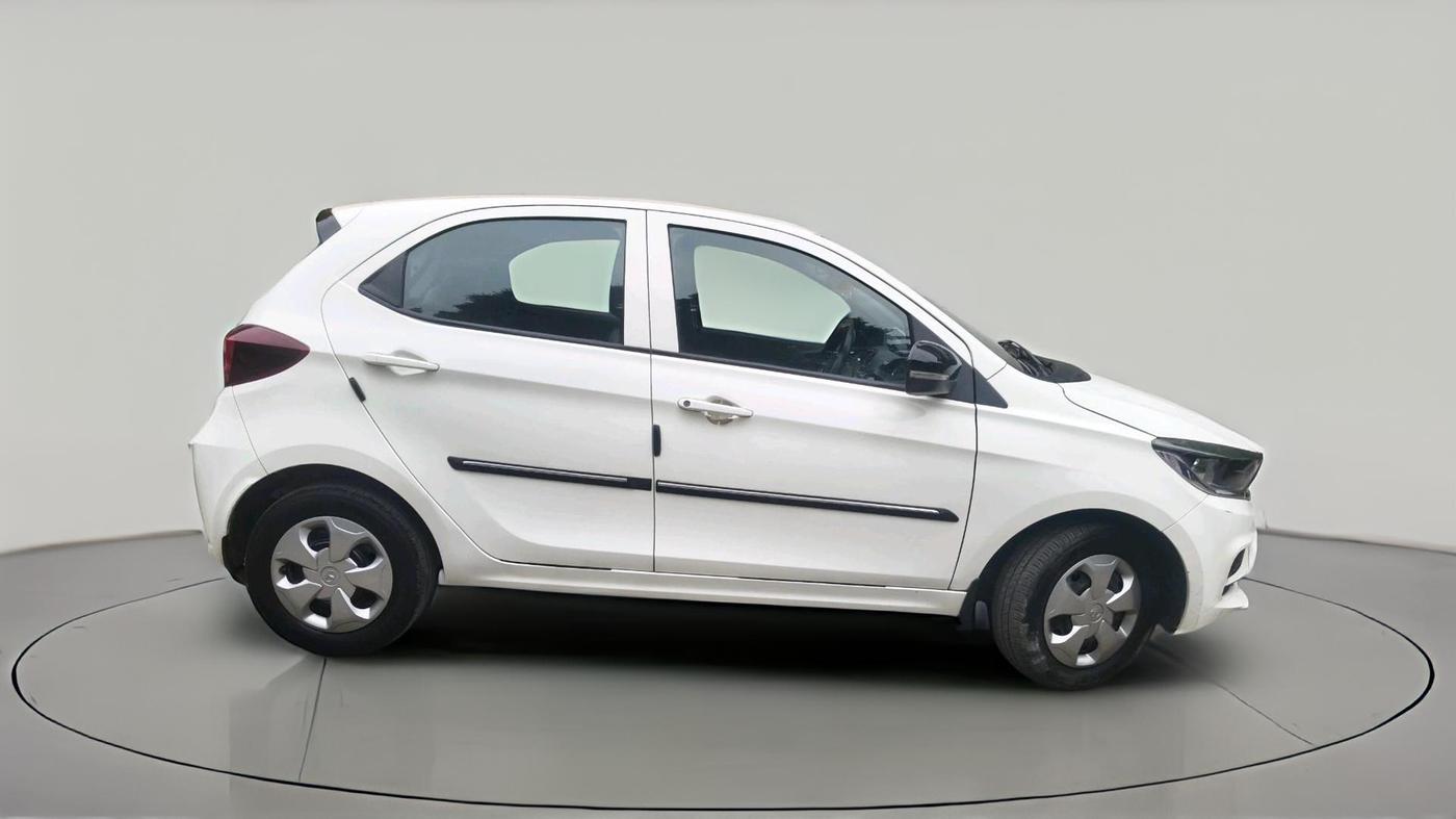 2022 Tata Tiago XT (O) PETROL, Petrol, Manual, 31,090 km, exterior