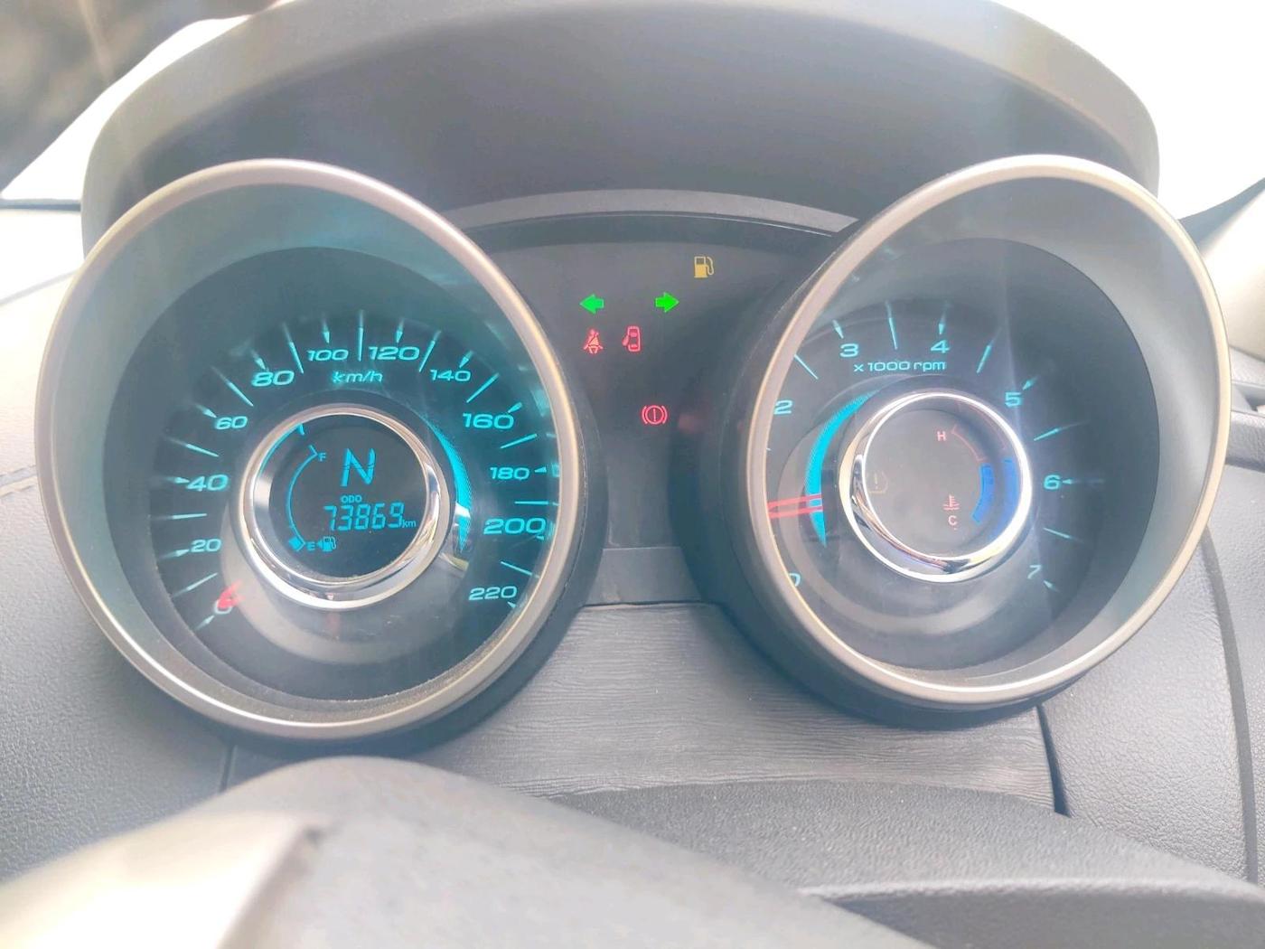 2019 Mahindra XUV500 W11, Diesel, Manual, 73,869 km, interior
