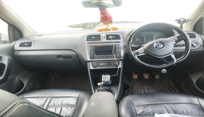 2019 Volkswagen Polo HIGHLINE PLUS 1.5 16 ALLOY, Diesel, Manual, 1,14,273 km, interior