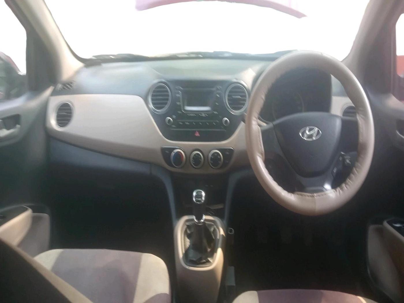 2014 Hyundai Grand i10 SPORTZ 1.2 KAPPA VTVT, CNG, Manual, 69,698 km, interior