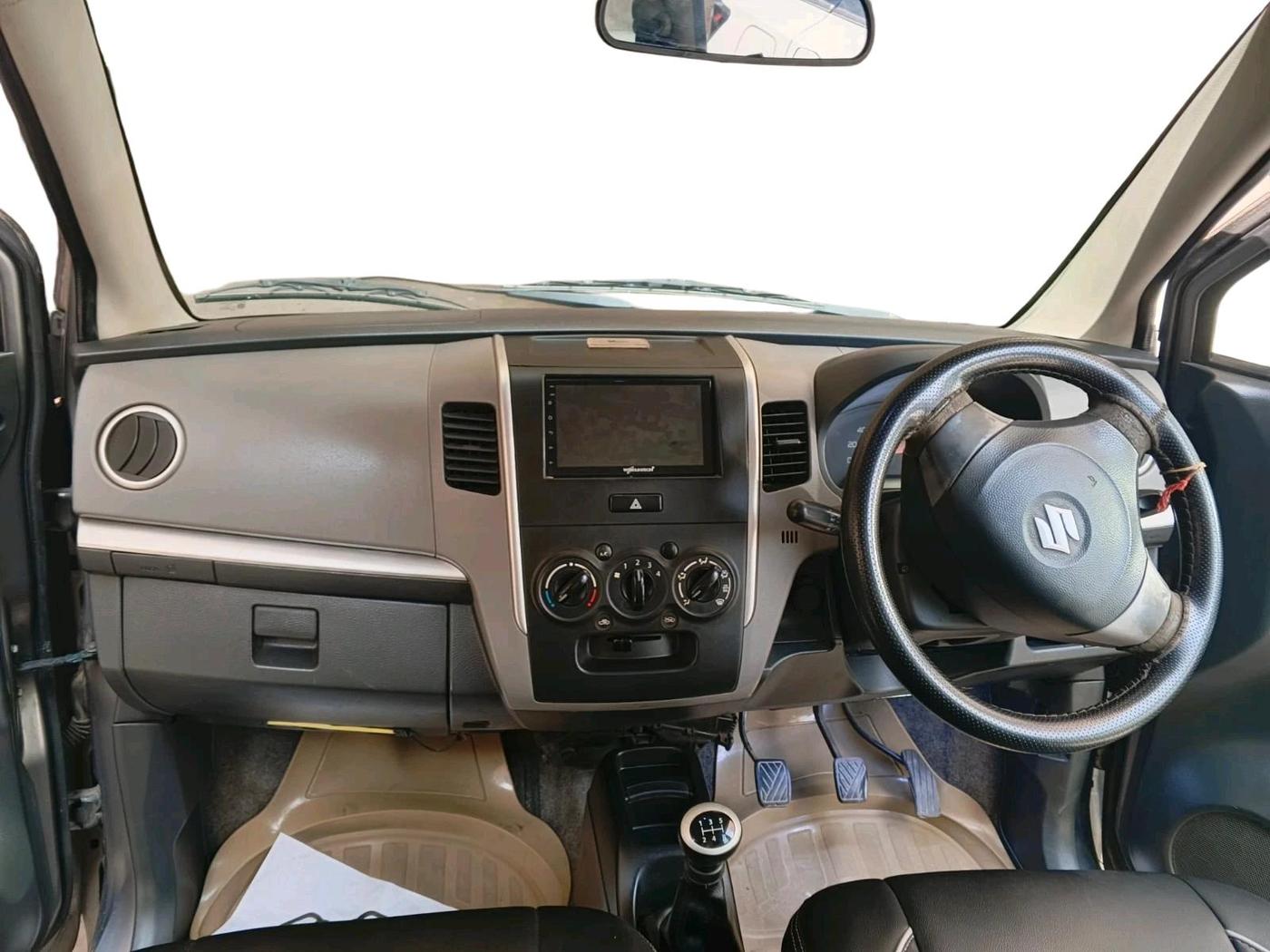 2012 Maruti Wagon R 1.0 LXI CNG, CNG, Manual, 2,12,060 km, interior