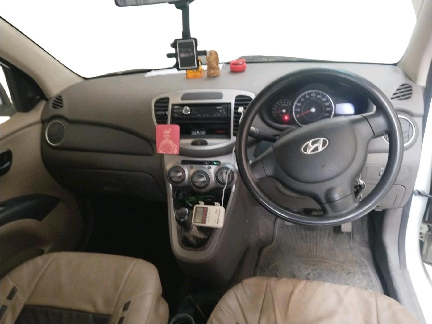 2012 Hyundai i10 ERA 1.1, Petrol, Manual, 63,177 km, interior