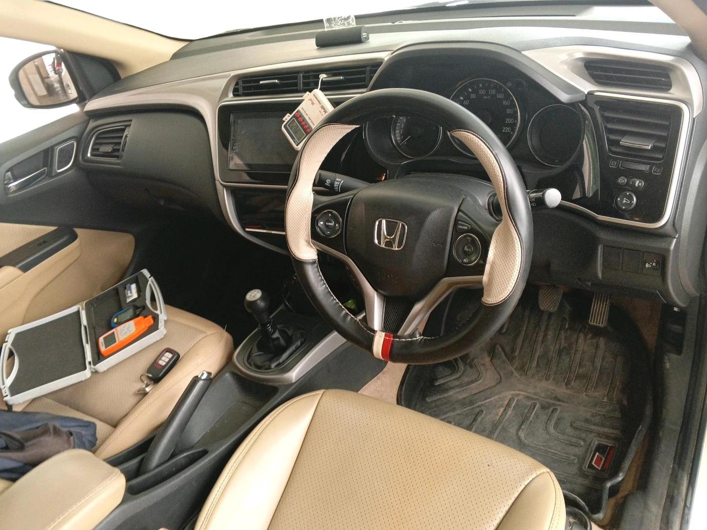 2022 Honda City 1.5L I-VTEC V MT 4TH GEN, Petrol, Manual, 1,01,535 km, interior
