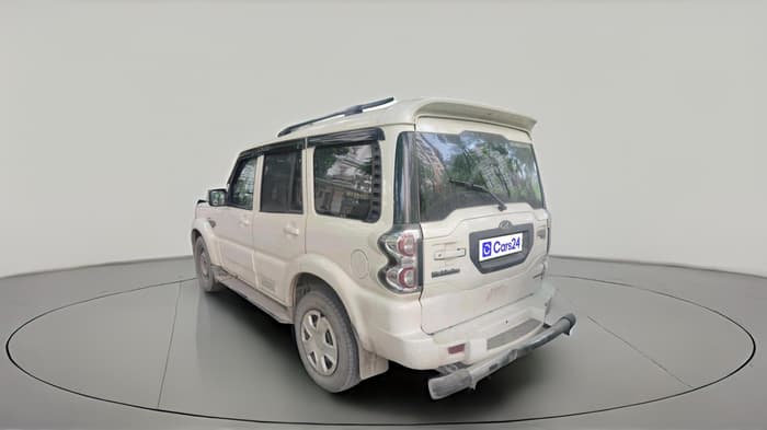 2017 Mahindra Scorpio S6 PLUS 1.99, Diesel, Manual, 62,203 km, exterior