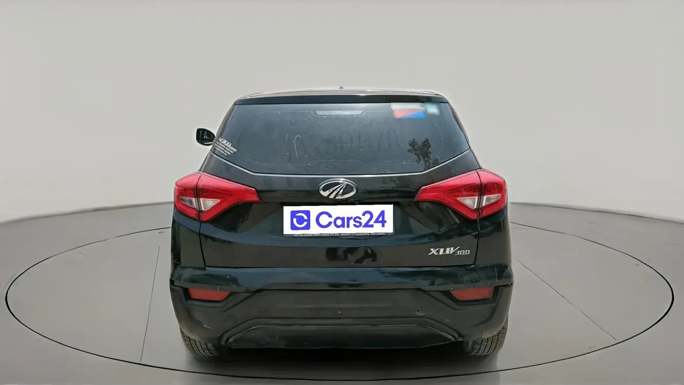 2022 Mahindra XUV300 W4 1.2 PETROL, Petrol, Manual, 10,10,000 km, exterior