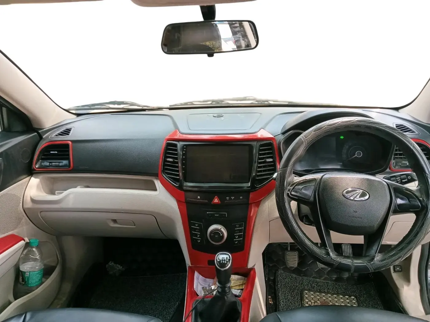 2022 Mahindra XUV300 W4 1.2 PETROL, Petrol, Manual, 10,10,000 km, interior