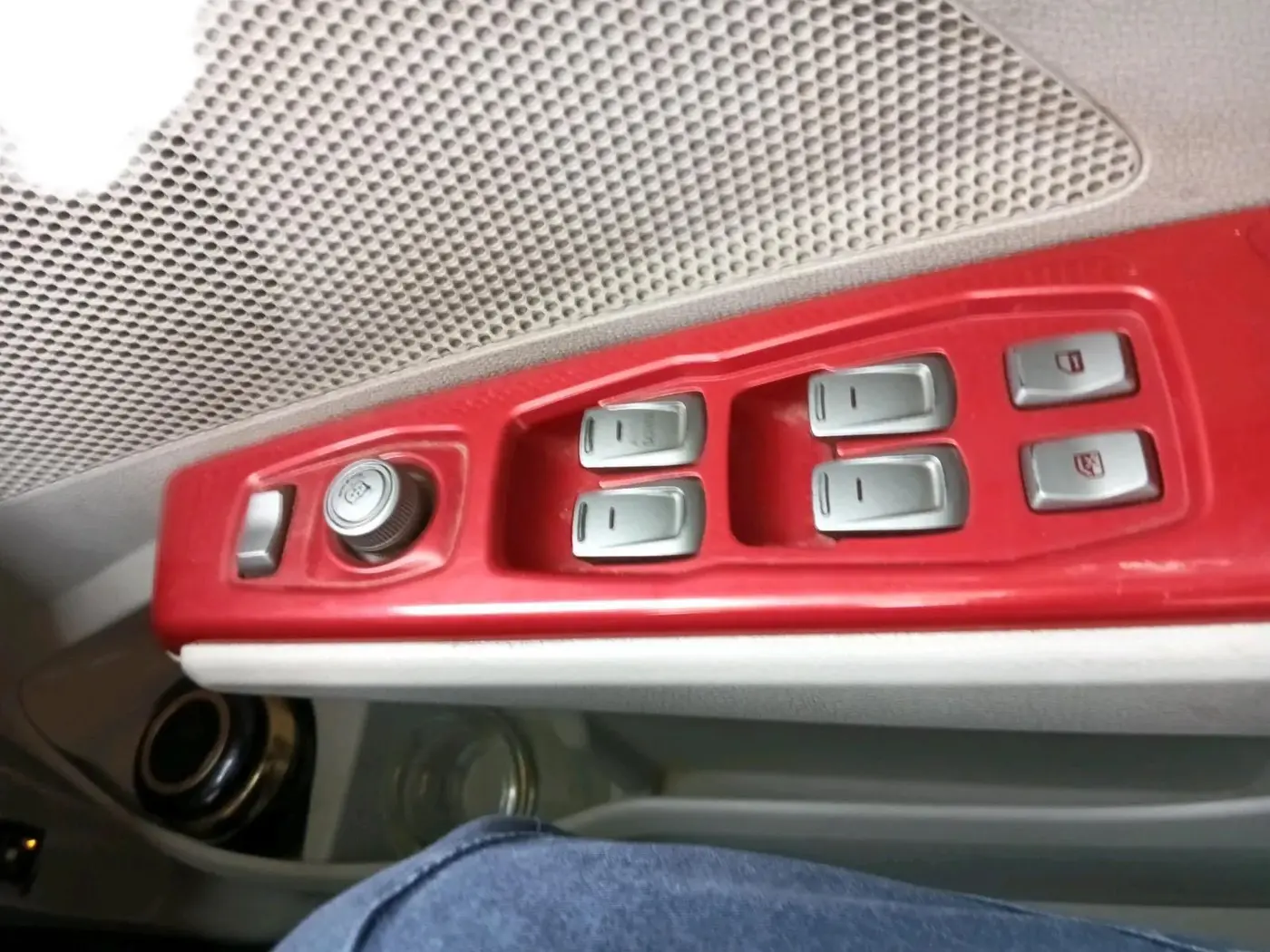 2022 Mahindra XUV300 W4 1.2 PETROL, Petrol, Manual, 10,10,000 km, interior