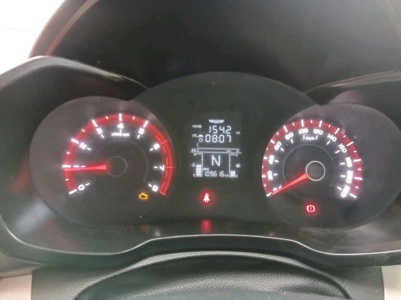 2022 Mahindra XUV300 W4 1.2 PETROL, Petrol, Manual, 10,10,000 km, interior
