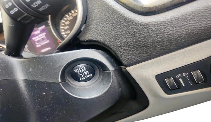 2018 Jeep Compass LIMITED 2.0 DIESEL, Diesel, Manual, 1,32,039 km, interior