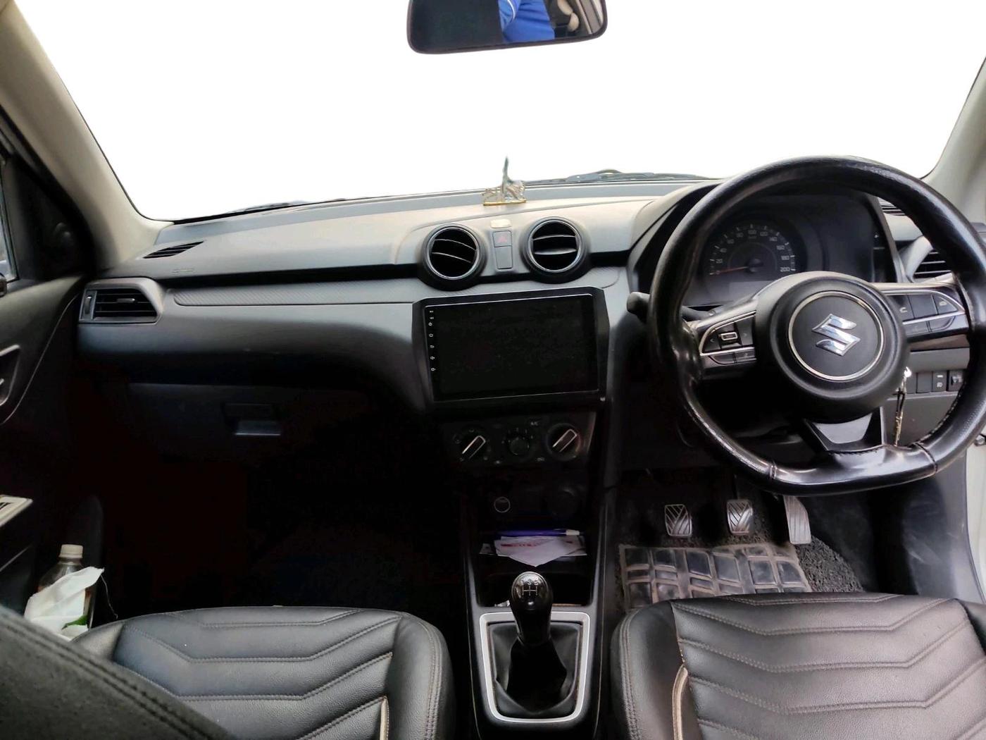 2020 Maruti Swift LXI, CNG, Manual, 1,45,051 km, interior