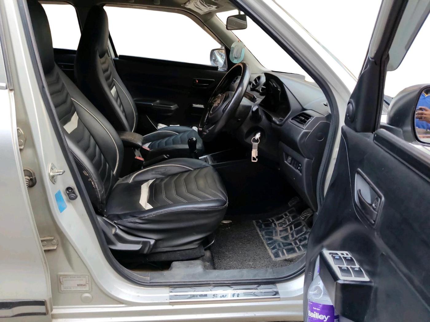 2020 Maruti Swift LXI, CNG, Manual, 1,45,051 km, interior