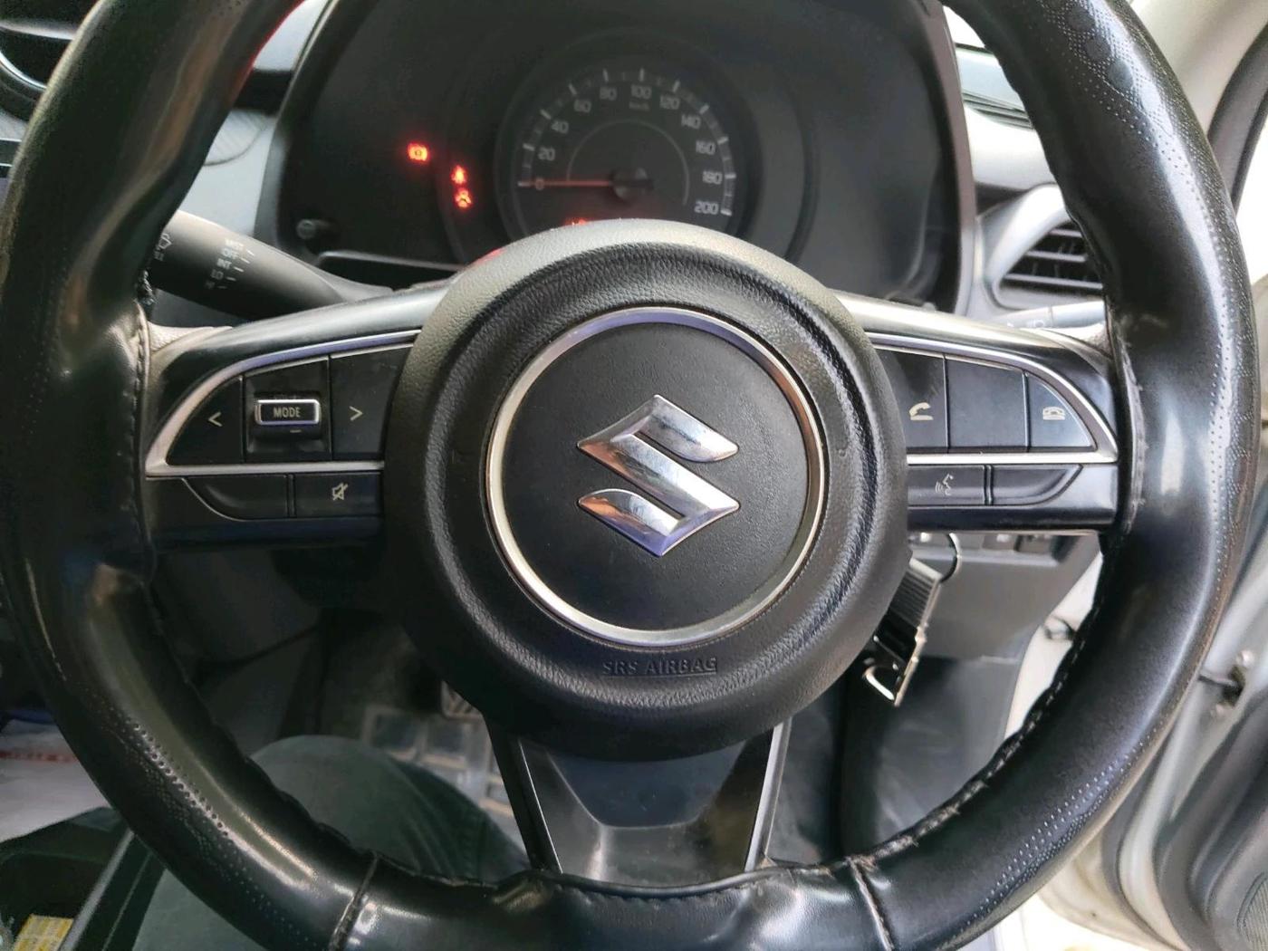 2020 Maruti Swift LXI, CNG, Manual, 1,45,051 km, interior