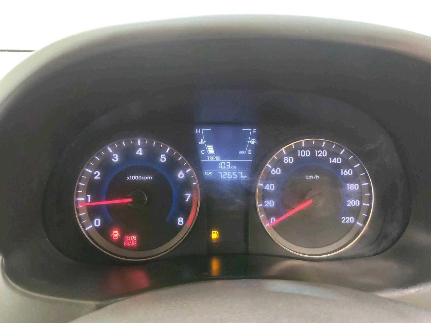 2014 Hyundai Verna FLUIDIC 1.6 VTVT SX, Petrol, Manual, 72,657 km, interior