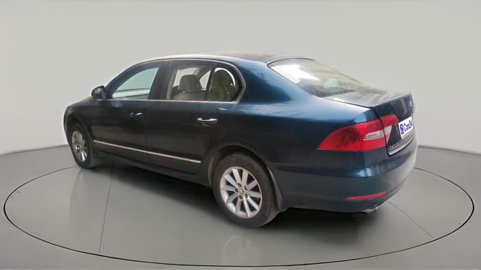 2014 Skoda Superb ELEGANCE 1.8 TSI AT, Petrol, Automatic, 1,26,905 km, exterior
