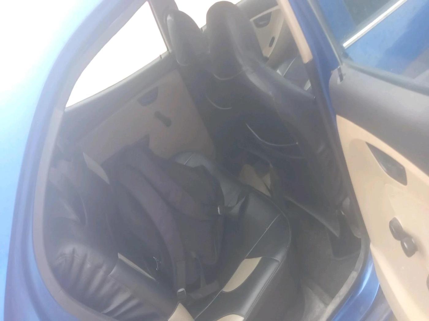 2012 Hyundai Eon MAGNA +, Petrol, Manual, 1,02,784 km, interior