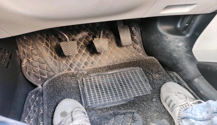 2022 KIA CARENS PRESTIGE 1.4 PETROL 7 STR, Petrol, Manual, 74,232 km, interior