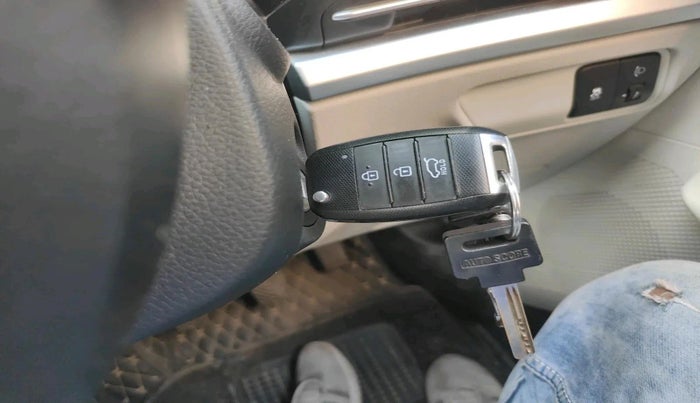 2022 KIA CARENS PRESTIGE 1.4 PETROL 7 STR, Petrol, Manual, 74,232 km, interior