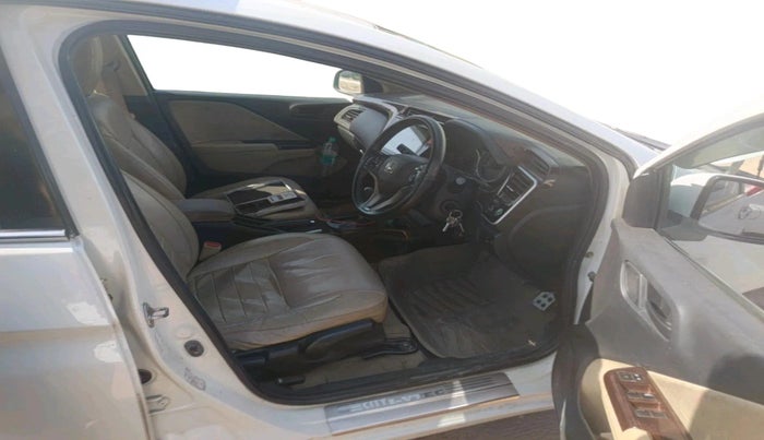 2015 Honda City 1.5L I-VTEC SV CVT, CNG, Automatic, 1,23,252 km, interior
