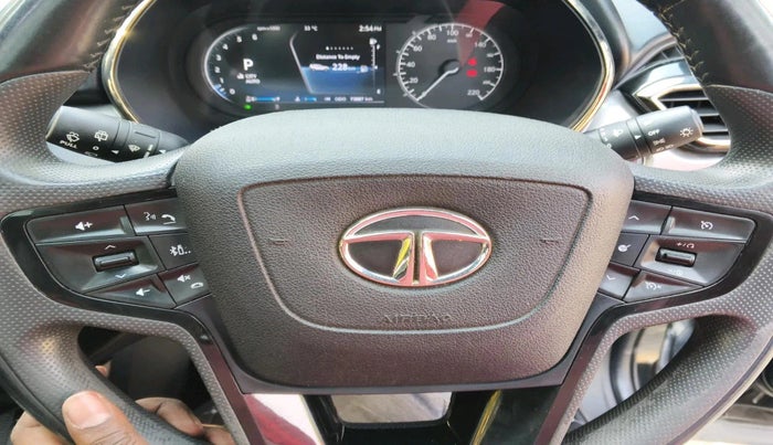 2022 Tata Safari XZA PLUS, Diesel, Automatic, 73,887 km, interior