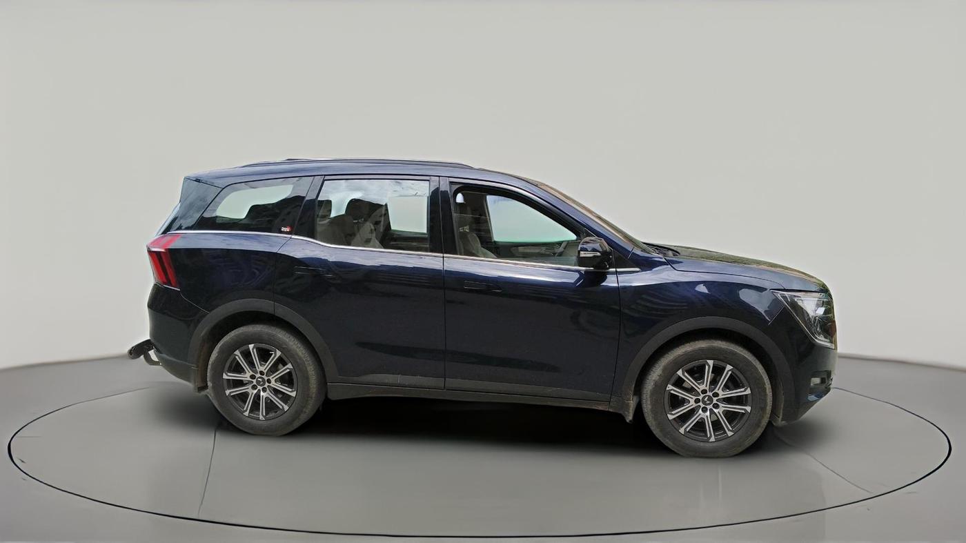2022 Mahindra XUV700 AX 7 LUXURY P AT 7 STR, Petrol, Automatic, 15,438 km, exterior