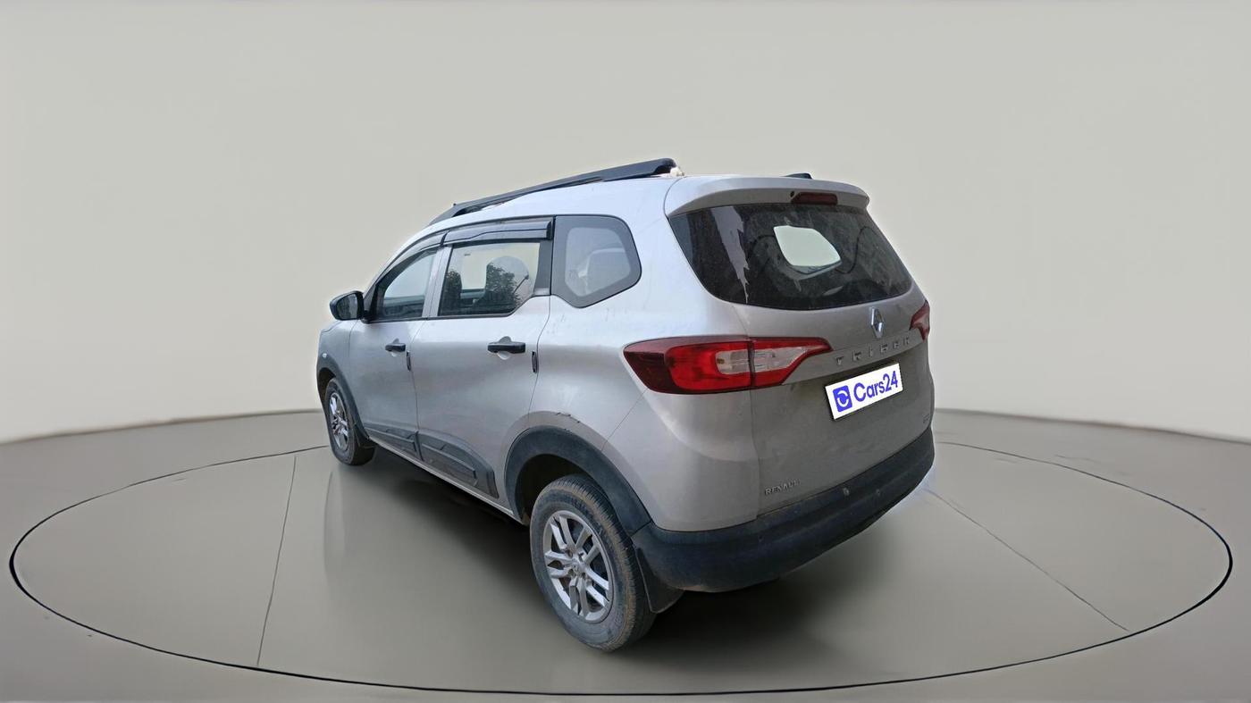 2020 Renault TRIBER RXE MT, Petrol, Manual, 31,637 km, exterior