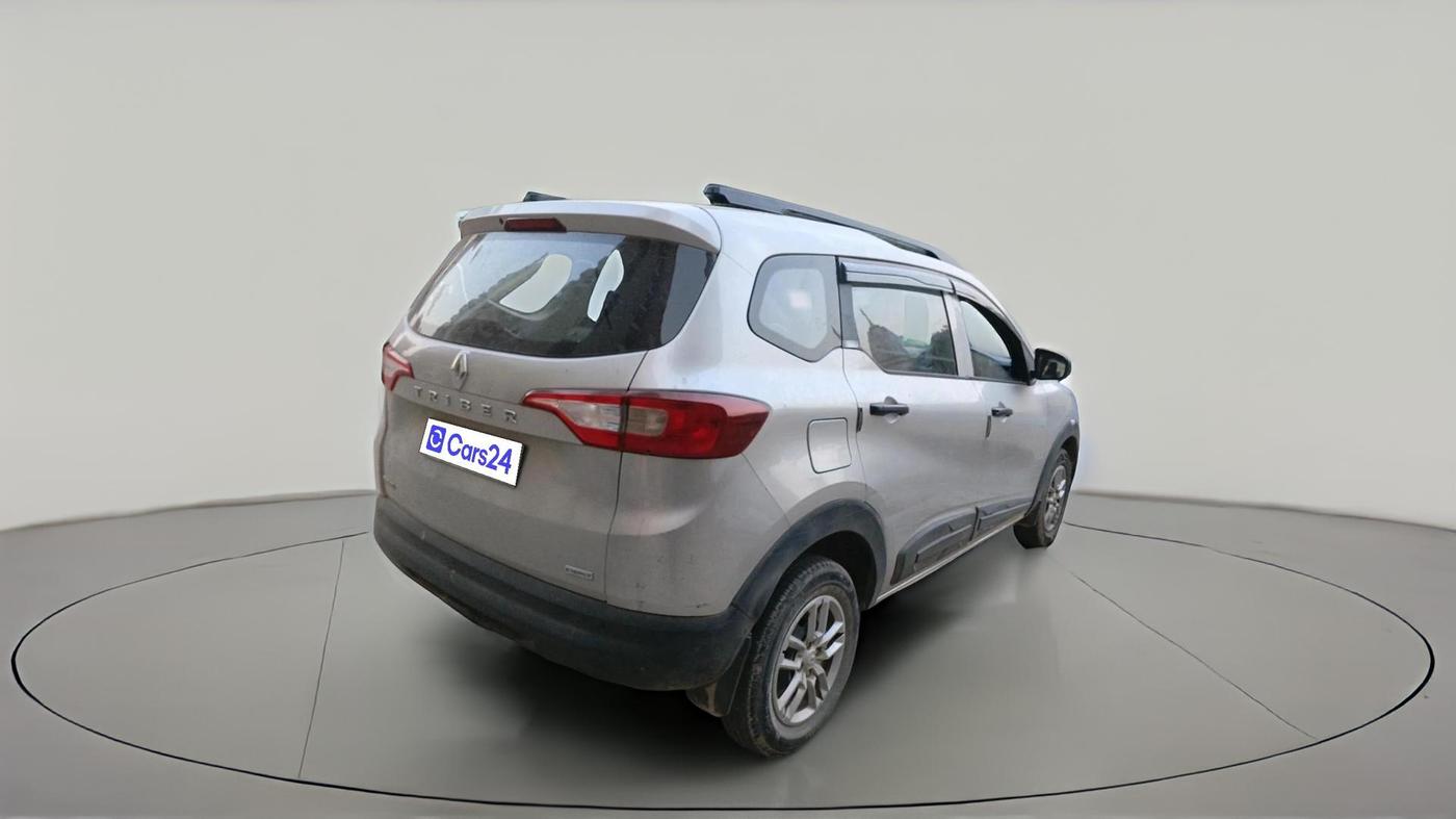 2020 Renault TRIBER RXE MT, Petrol, Manual, 31,637 km, exterior