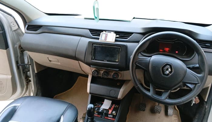 2020 Renault TRIBER RXE MT, Petrol, Manual, 31,636 km, interior