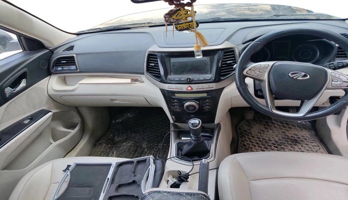 2020 Mahindra XUV300 W8 (O) 1.5 DIESEL, Diesel, Manual, 1,02,715 km, interior