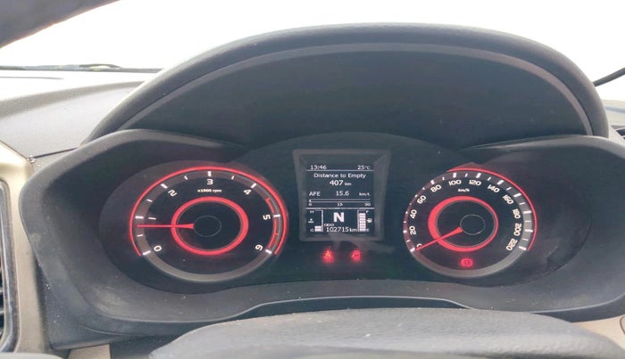 2020 Mahindra XUV300 W8 (O) 1.5 DIESEL, Diesel, Manual, 1,02,715 km, interior