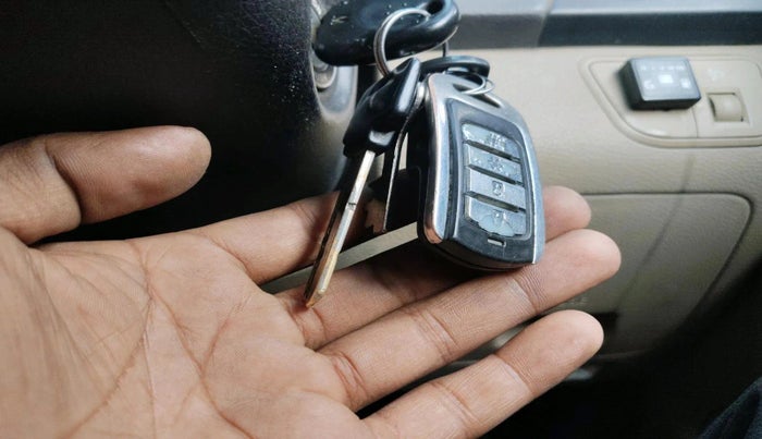 2013 Hyundai Eon ERA +, CNG, Manual, 1,57,178 km, interior