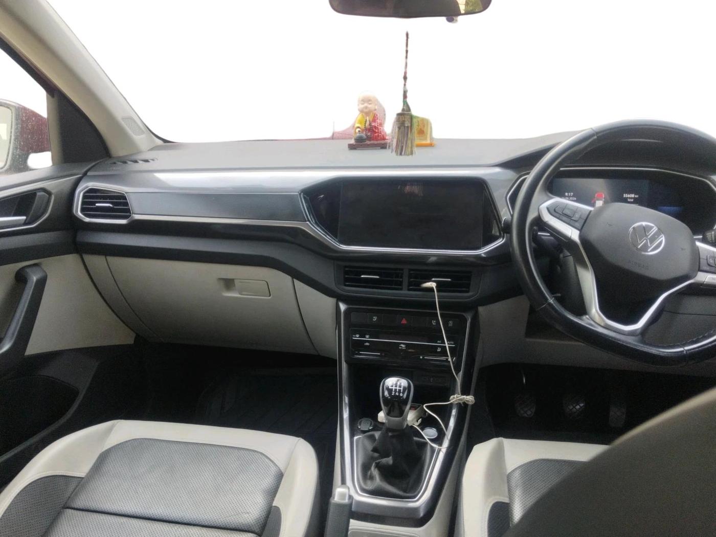 2022 Volkswagen TAIGUN TOPLINE 1.0 TSI MT, Petrol, Manual, 56,000 km, interior