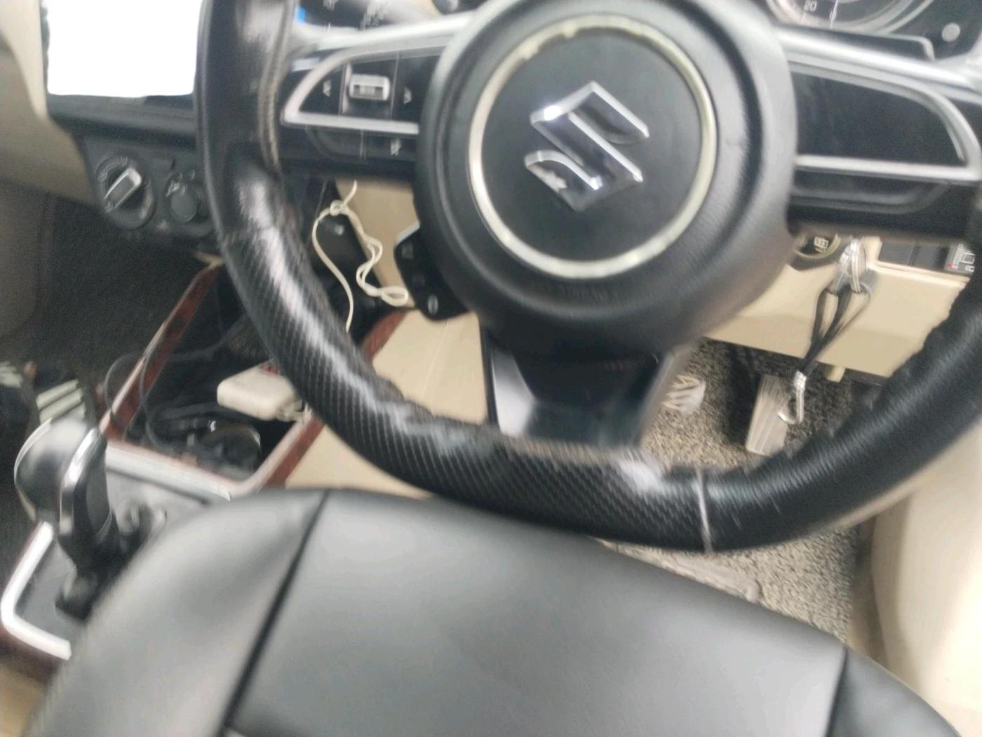 2017 Maruti Dzire VXI AMT, CNG, Automatic, 1,13,711 km, interior