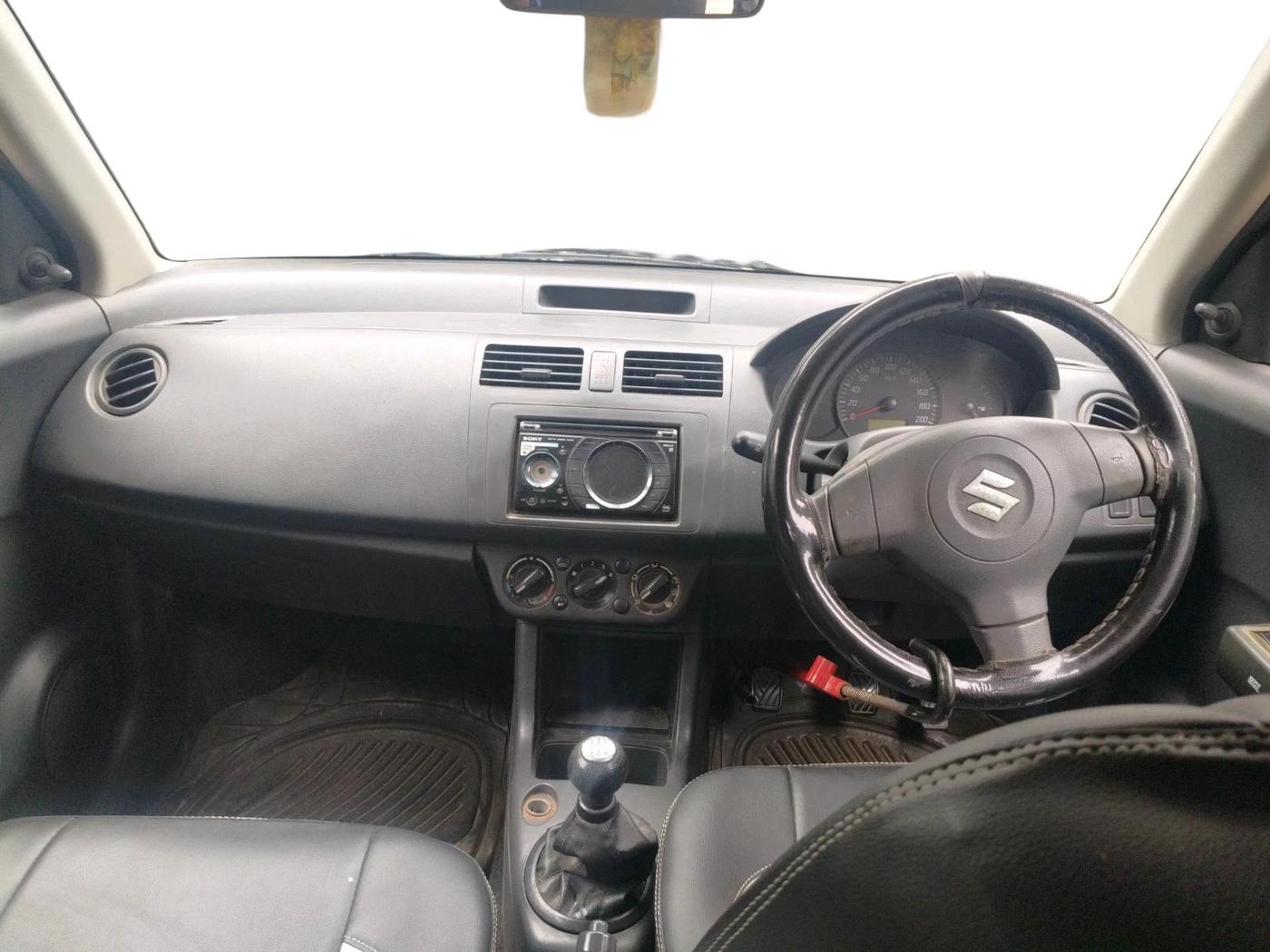 2011 Maruti Swift LXI, Petrol, Manual, 90,823 km, interior