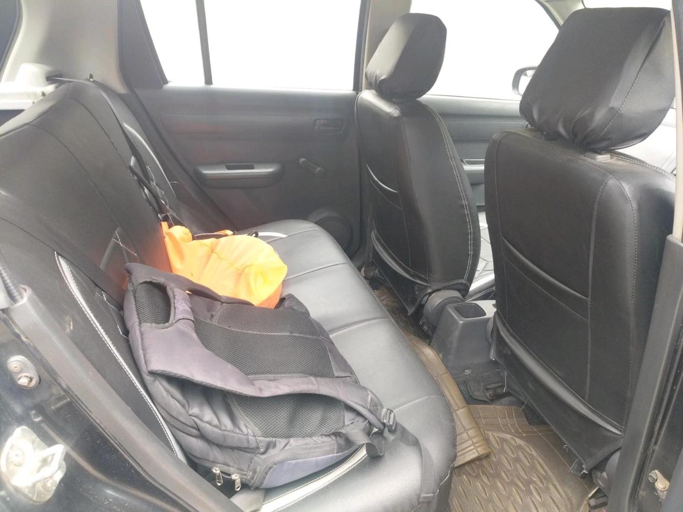 2011 Maruti Swift LXI, Petrol, Manual, 90,823 km, interior
