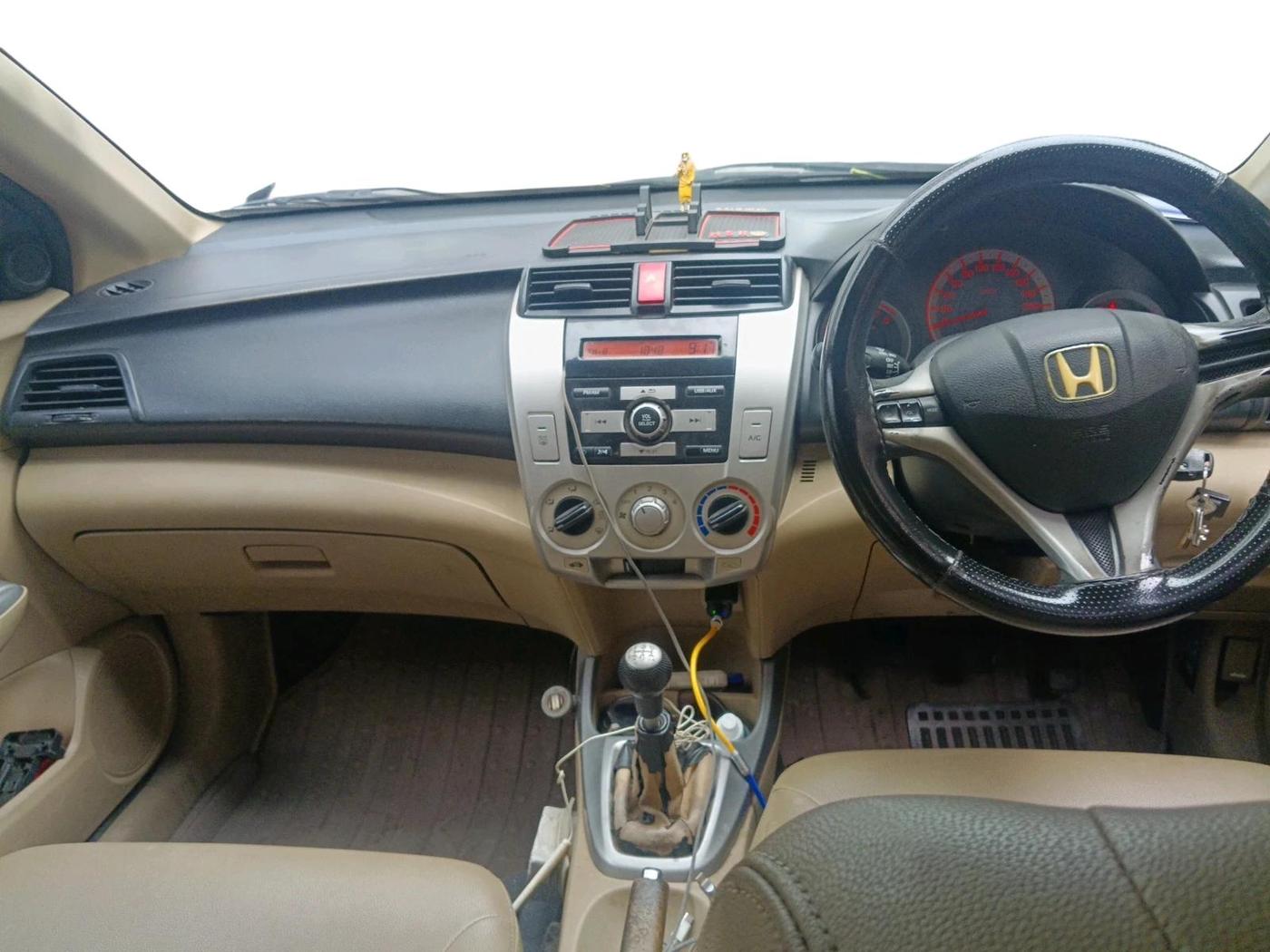 2011 Honda City 1.5L I-VTEC V MT, Petrol, Manual, 2,74,131 km, interior