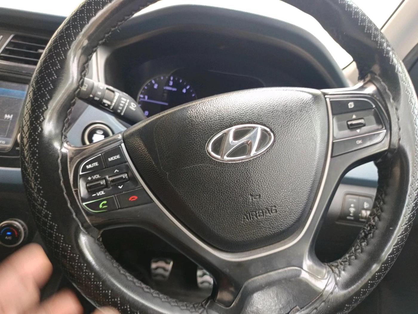 2016 Hyundai i20 Active 1.4 SX, Diesel, Manual, 1,71,434 km, interior